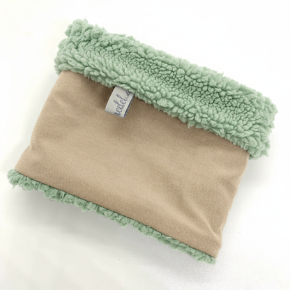 Loop Außenseite Sand, Innenseite Teddy Blassgrün