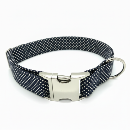 Halsband Dots auf Marineblau, innen und außen gemustert