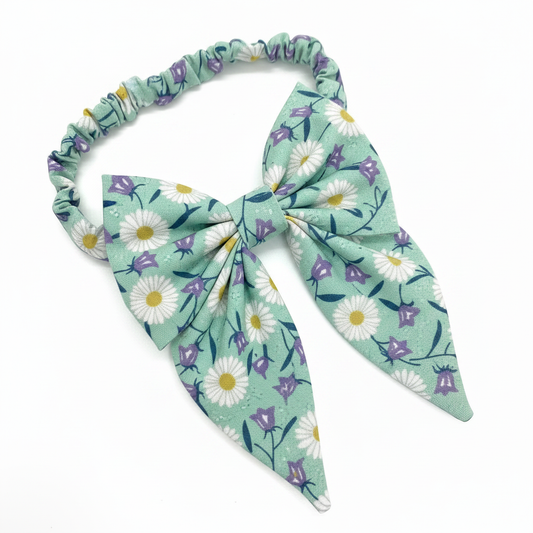 Hundeschleife Margerite Glockenblume auf zartem Mint
